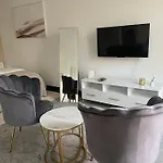 Luxurioeses Mit Privatem Zugang Zum Apartmán Postupim