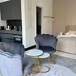 Luxurioeses Mit Privatem Zugang Zum * Postupim