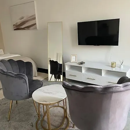 Luxurioeses Mit Privatem Zugang Zum 아파트 포츠담