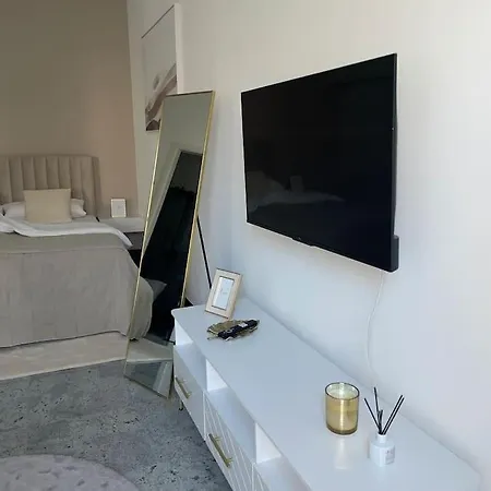 Luxurioeses Mit Privatem Zugang Zum 아파트 포츠담