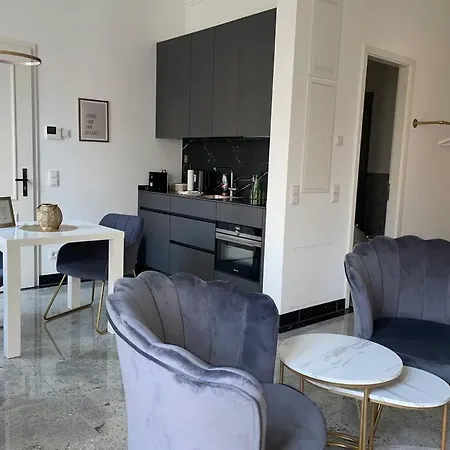 Luxurioeses Mit Privatem Zugang Zum 아파트